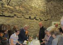 Weinprobe in der Burgscheune