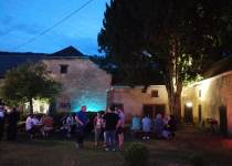 Feiern im Burghof